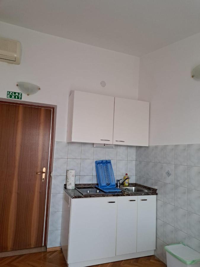 Apartments Garac Dugi Rat Esterno foto