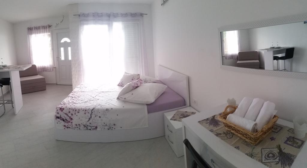 Apartments Garac Dugi Rat Esterno foto